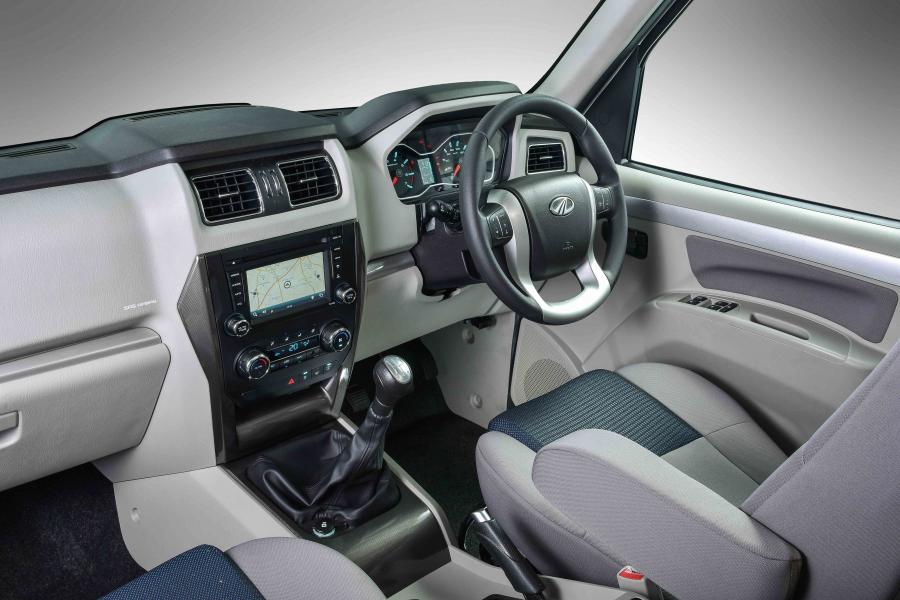 Интерьер Mahindra Scorpio 2016 года  (ZA) (фото 18 из 30)